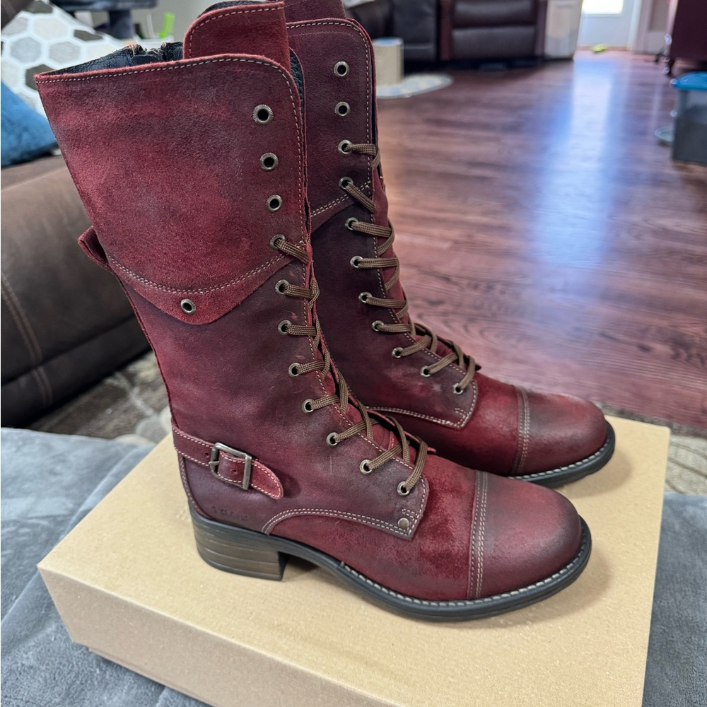Taos tall crave Garnet Rugged Boot Beautiful shade of red. New in box